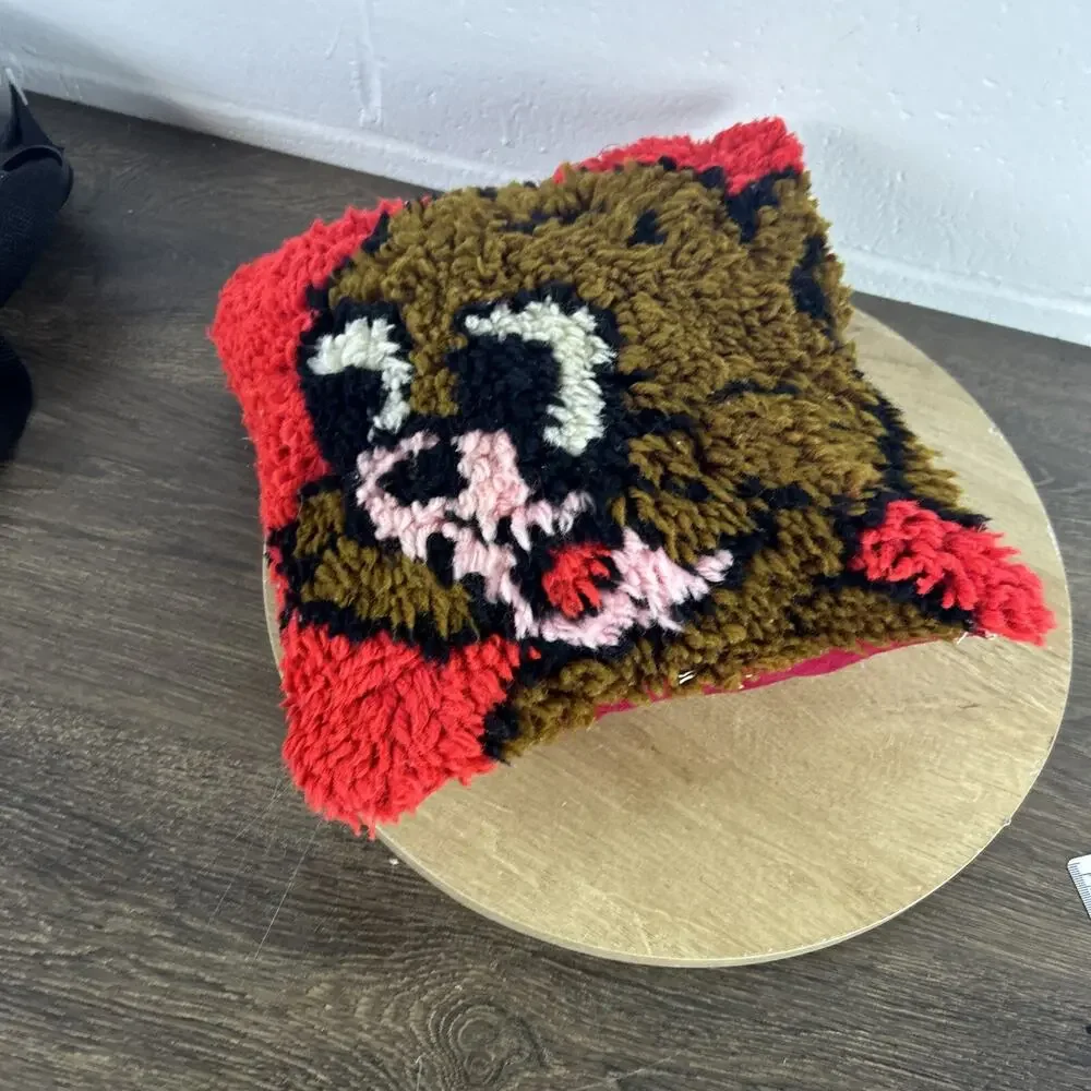 VTG TOM AND JERRY PILLOW. 10”x10” Jerry Hook And Loop